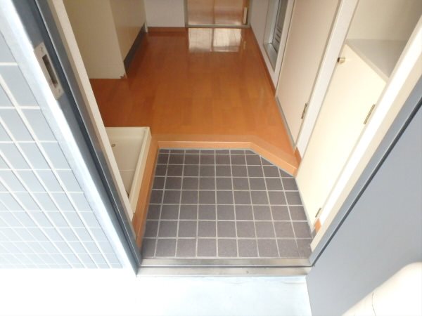 クレッセント柴崎 玄関
