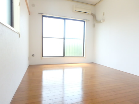 ローズマンション高山 ベッドルーム