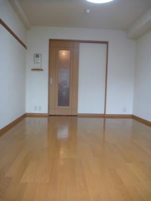 東京都世田谷区北烏山３丁目 リビング