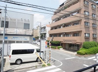 大田区上池台3丁目楽器可(ピアノ・弦・管打楽器・声楽)マンション ベランダ