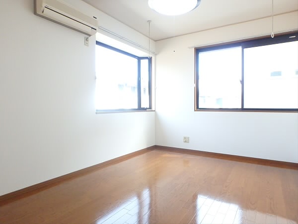 ハウス池亀1号館 リビング