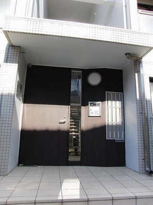 座間市相模が丘5丁目楽器可（ピアノ・弦・木管楽器）マンション 玄関