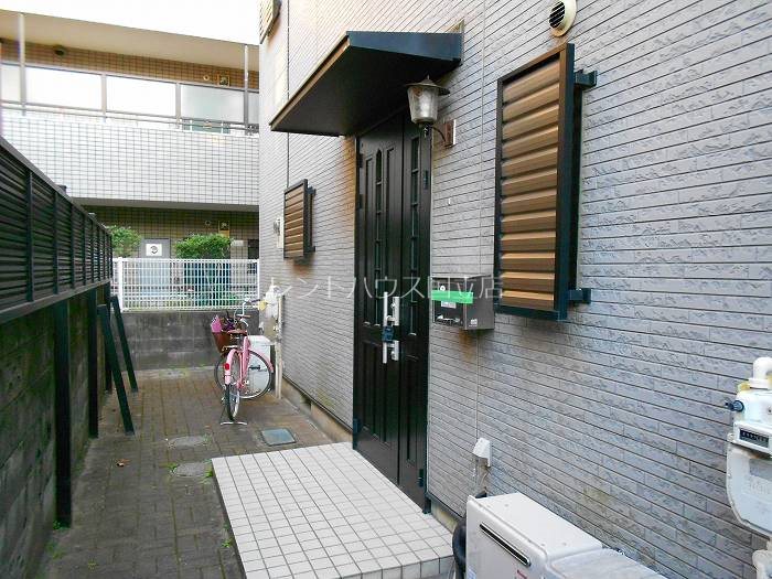 シャローム国立 玄関