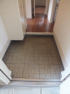 光和メゾン 玄関