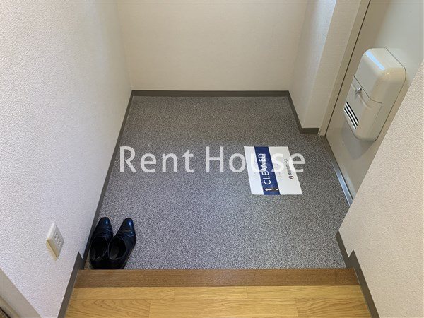 コーポレート連雀2号棟 玄関