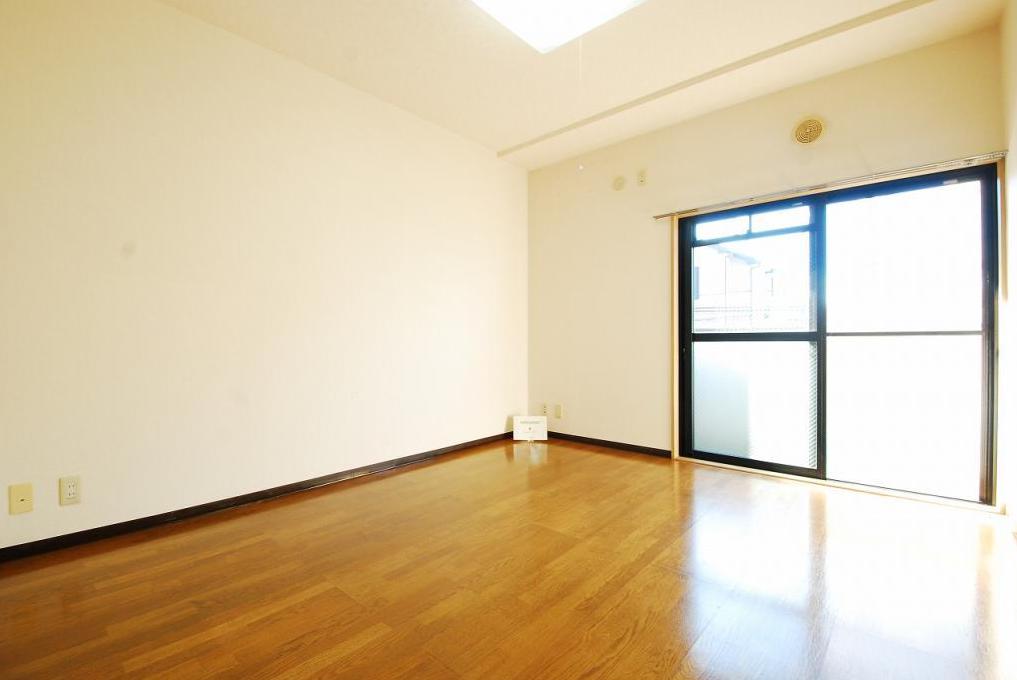 蕨市北町4丁目楽器可（グランドピアノ・弦楽器）マンション リビング