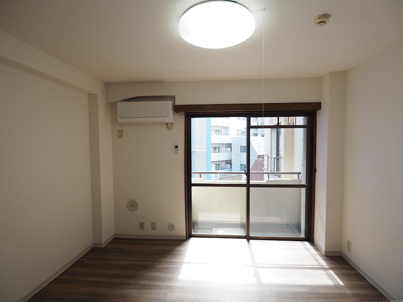 サンメイツカモシタ リビング