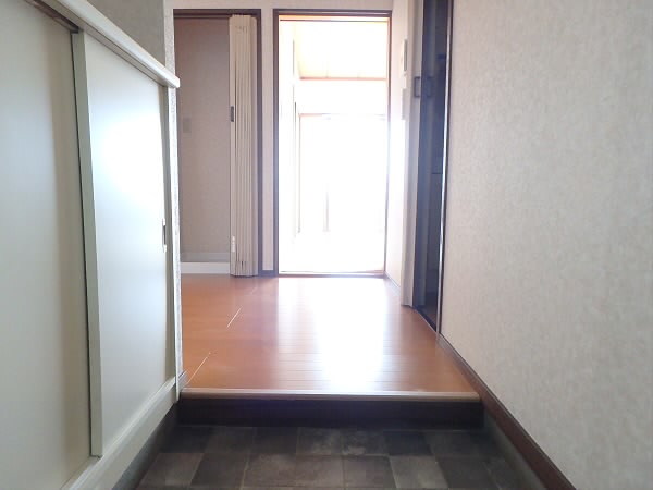 サンクーラム 玄関