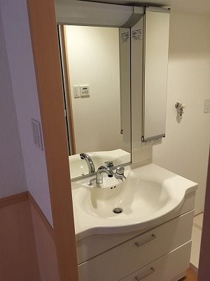 目黒区中町1丁目楽器可(防音・グランドピアノ・弦楽器・声楽)マンション 洗面所