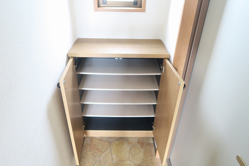 オリエンタル中河原 玄関