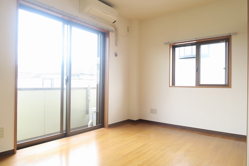 オリエンタル中河原 リビング