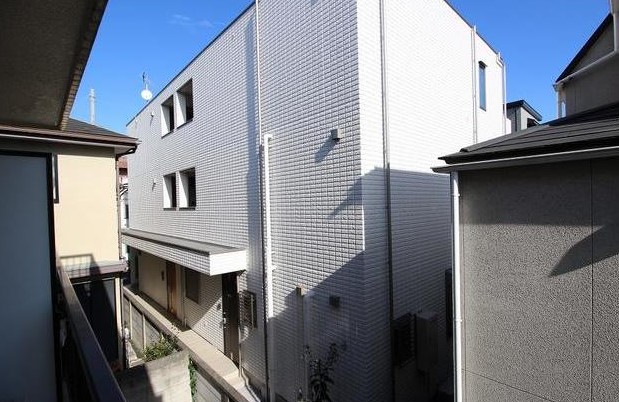 世田谷区上北沢5丁目楽器可(防音・弦楽器)マンション ベランダ