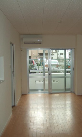 川崎市多摩区登戸新町楽器可（ピアノ・弦管楽器・声楽）マンション リビング