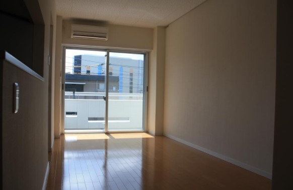 川崎市多摩区登戸新町楽器可（ピアノ・弦管楽器・声楽）マンション ベランダ