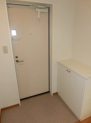 豊島区南長崎5丁目楽器可(防音・グランドピアノ・弦楽器・声楽)アパート 玄関
