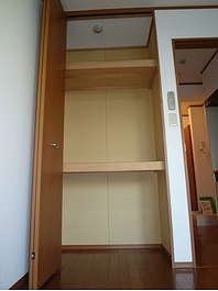 杉並区高円寺北2丁目楽器可（共用部防音室・ピアノ・管弦楽器・声楽その都度相談）マンション 収納