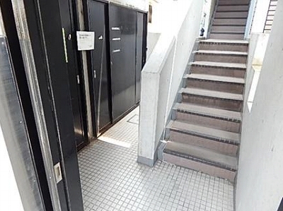 国立市中１丁目楽器可（ピアノ・管弦楽器・声楽）マンション エントランス