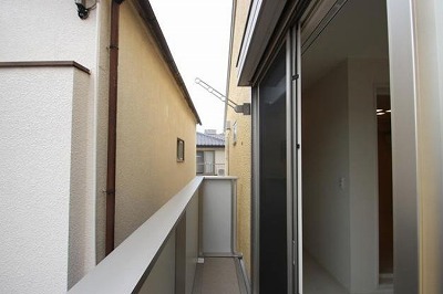 足立区本木東町8丁目(防音・ピアノ・弦楽器・声楽)マンション ベランダ