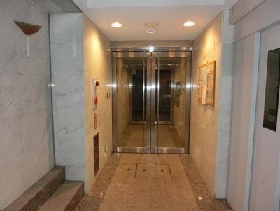 豊島区長崎4丁目(防音・弦・管打楽器・声楽)マンション エントランス