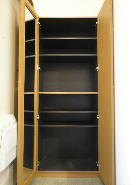 アランパル石作 玄関