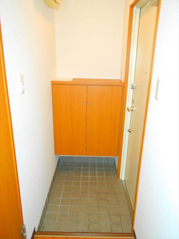 フェスシントミ 玄関