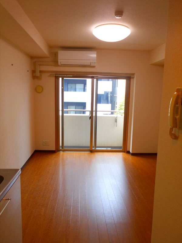 フェスシントミ リビング