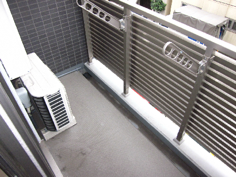 ヴァンサンク・プリュ ベランダ