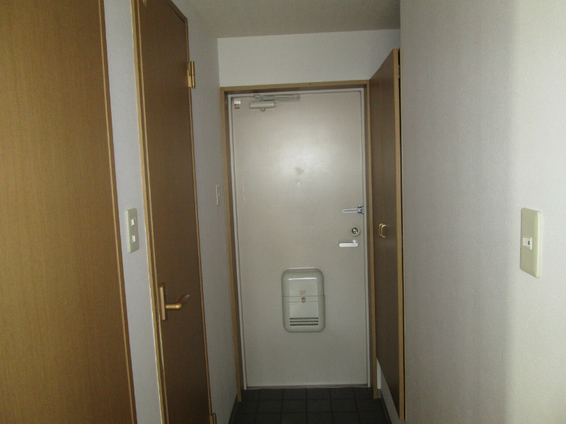 プリーマ仲町台 玄関