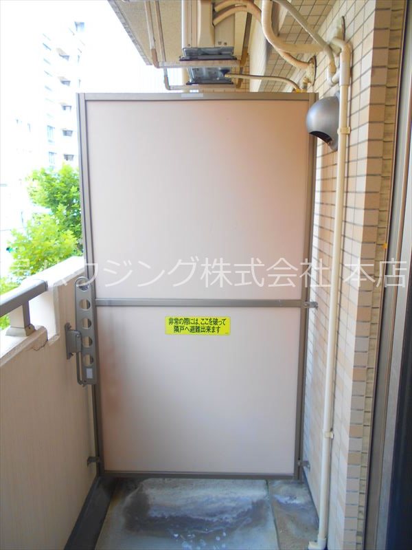 フェスシントミ ベランダ