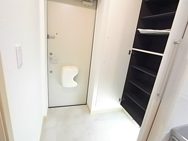 ハイエスト　シャロル 玄関