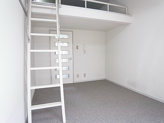 ジュネパレス新松戸第12 リビング