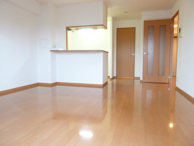 ROYALHOUSE猪ノ坂 リビング