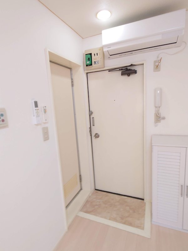 ドムール弥生町 玄関