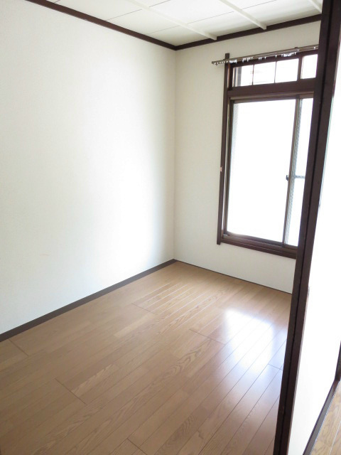 長谷川アパート ベッドルーム
