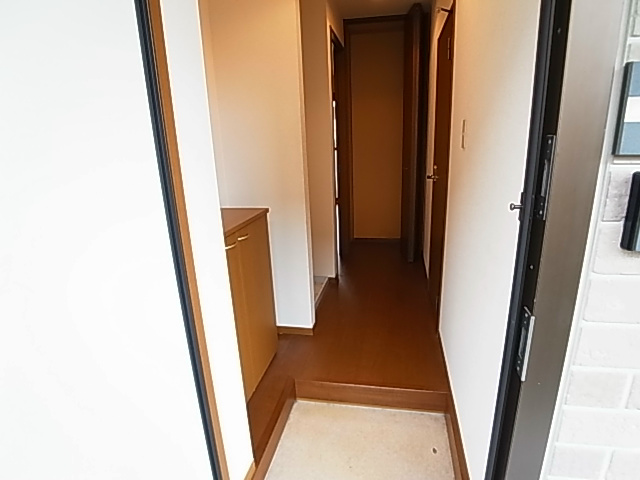 ルミナスビラB 玄関