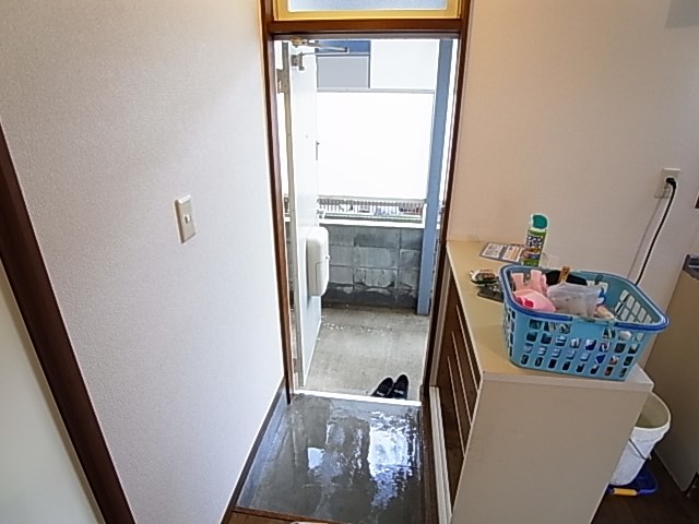 ルミエール石崎C 玄関