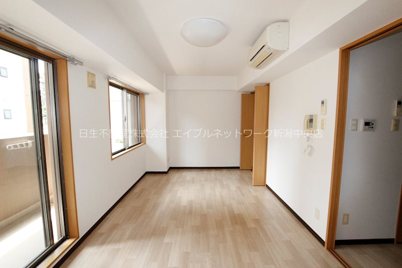 BUENA西堀前通一番町 リビング