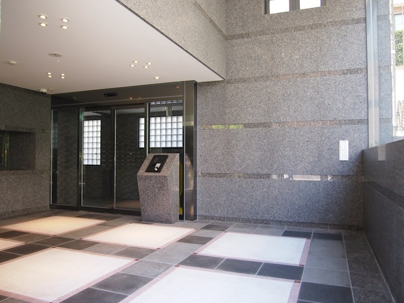 ルーブル泉岳寺前 ロビー