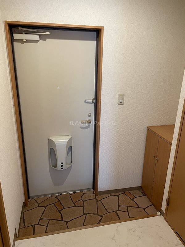 メランザーナ 玄関