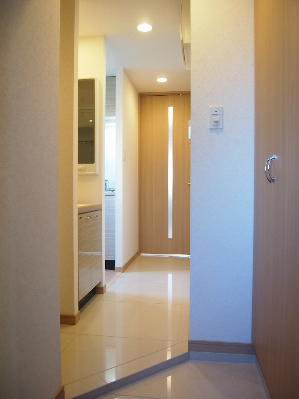 ルーブル中野坂上伍番館 玄関