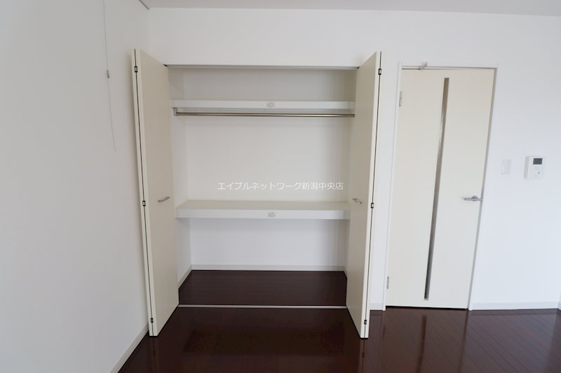 BUENA関屋大川前 収納