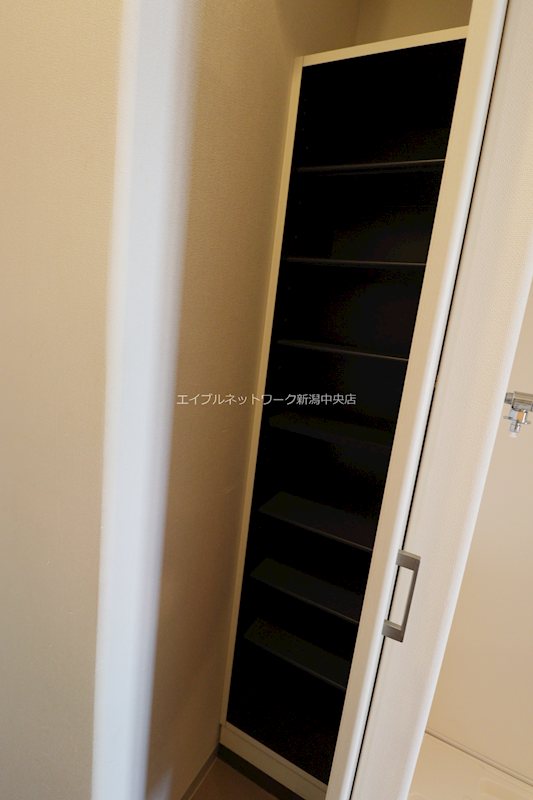 BUENA関屋大川前 収納