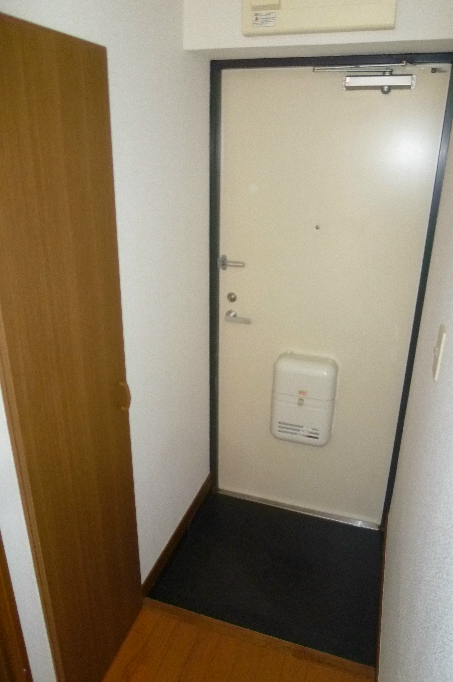 エミネンスハウスⅡ A 玄関