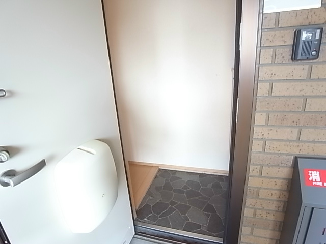 メゾン・フローラ 玄関