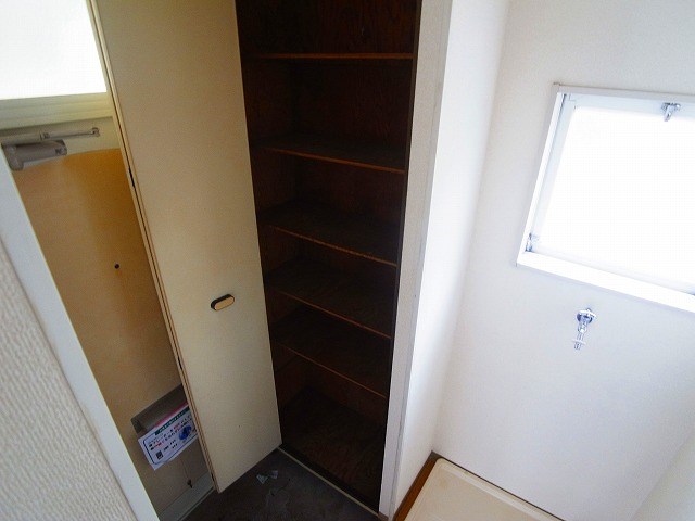 エステート大川 玄関