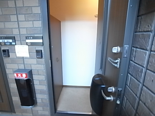 クレスト・エイト 玄関