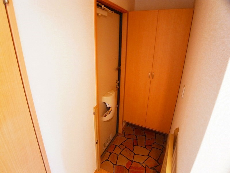 アミューズB 玄関