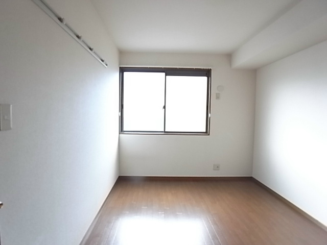 フローラルコート ベッドルーム