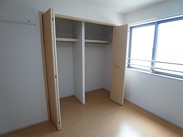 アン・ミケーリア その他3