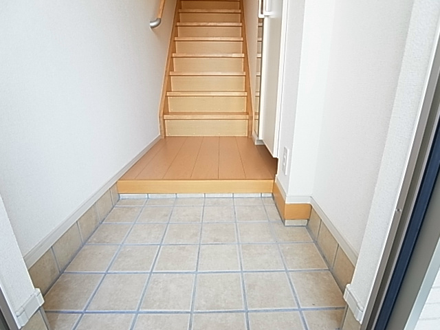 アン・ミケーリア 玄関